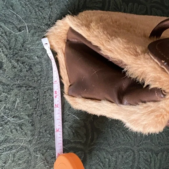 Refined Elegance in Rare Kangaroo Leather - Picture 6 of 10